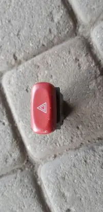 Suzuki Grand Vitara I Hazard light switch