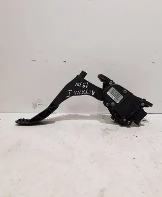 Skoda Octavia Mk1 (1U) Accelerator throttle pedal 6Q1721503B