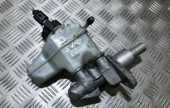 Volkswagen Golf V Master brake cylinder 1k2611301c 1k0945459a