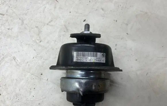BMW X6 E71 Engine mount bracket 16004212