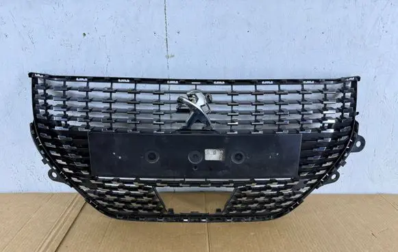 Peugeot 208 II Front grill 9823210080