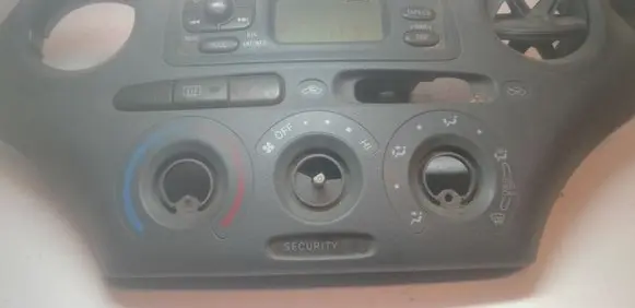 Toyota Yaris Climate control unit 7591477011 758268701D
