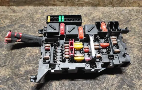 BMW 2 F45 Fuse module 9360501