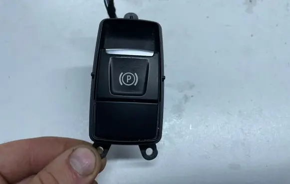 BMW X2 F39 Hand parking brake switch 6822523