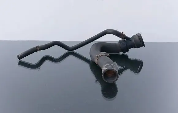 Audi A4 S4 B7 8E 8H Engine coolant pipe/hose 8E0121044B