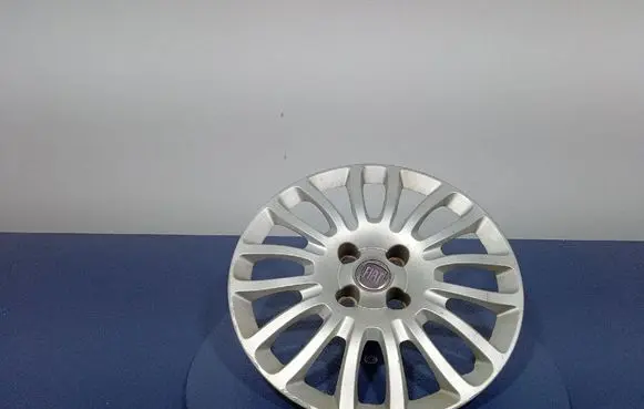 Fiat Punto (199) R17 wheel hub/cap/trim 735481016