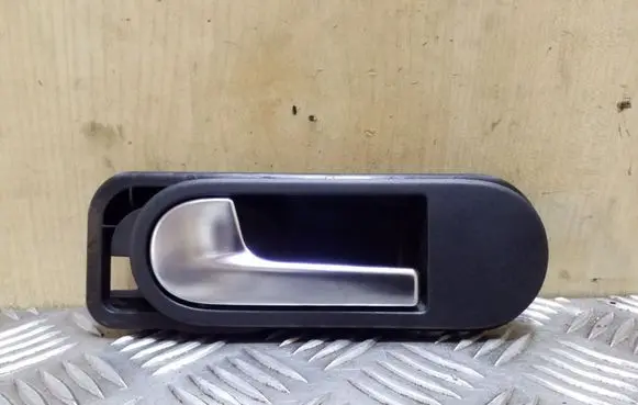 Volkswagen Golf Plus Front door interior handle 5M0837197 5M0837113