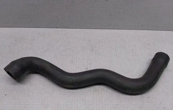 Mercedes-Benz E W210 Engine coolant pipe/hose 2105013482