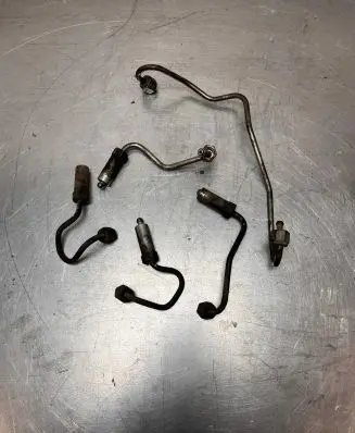 Nissan Navara D40 Fuel injector supply line/pipe 
