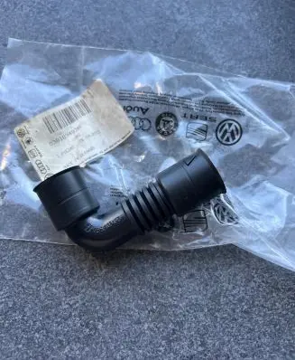 Audi A3 S3 8L Turbo air intake inlet pipe/hose 038103493H 58508760 26042013
