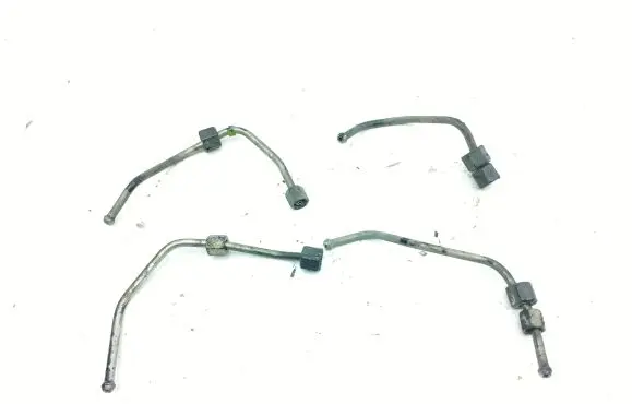 Volvo S60 Fuel injector supply line/pipe 