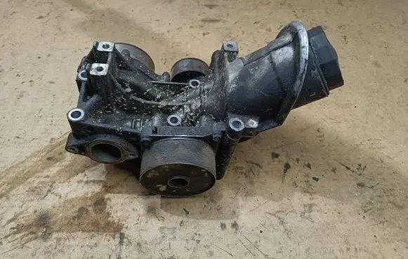 Honda Civic Oil filter mounting bracket 15420RSRE01 15600RQTE01