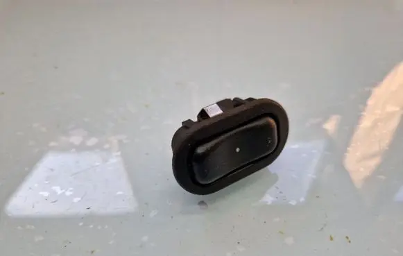 Opel Zafira A Electric window control switch