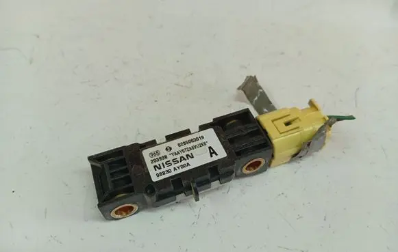 Nissan Note (E11) Airbag deployment crash/impact sensor 0285003019