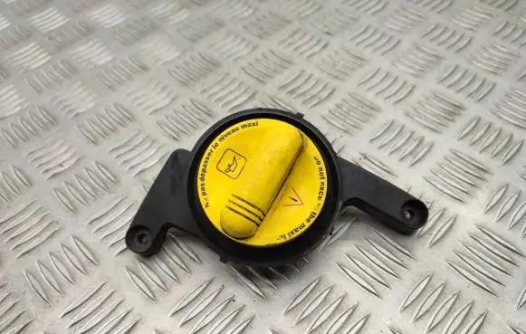 Opel Vivaro Oil fill pipe 
