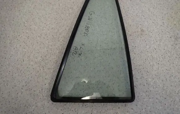 Suzuki Grand Vitara I Sliding door window/glass 
