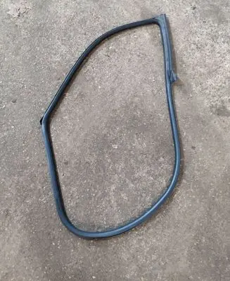 Maserati Levante Front door rubber seal