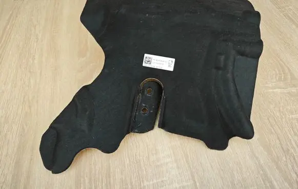 BMW X6 G06 Heat shield in engine bay 8490329