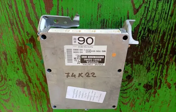 Toyota Yaris Engine control unit/module ECU 89661-52060