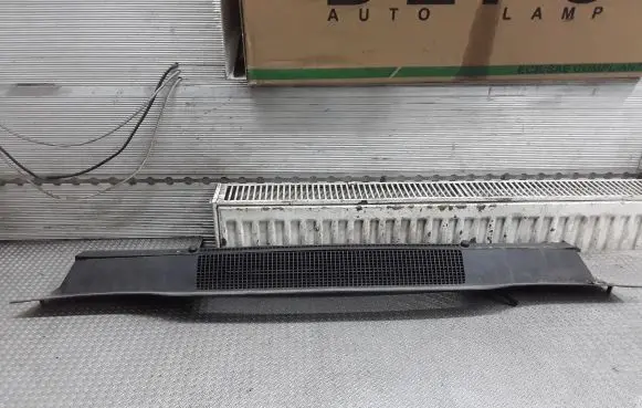 Opel Zafira B Wiper trim 13142034