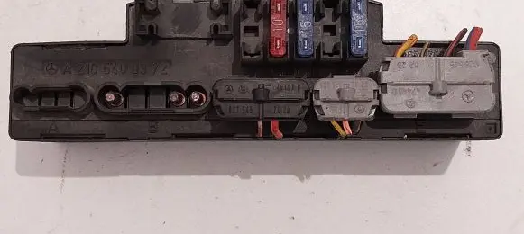 Mercedes-Benz E W210 Fuse module A2105400372