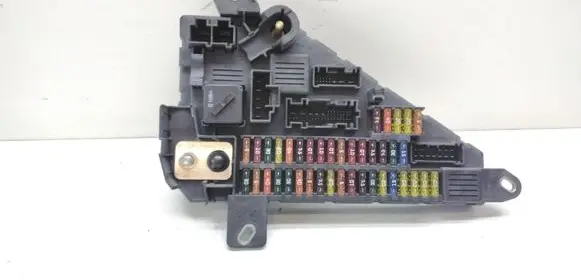 BMW 5 E60 E61 Fuse module 6906619