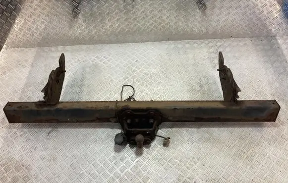 Toyota Hilux (AN10, AN20, AN30) Tow bar PK17313