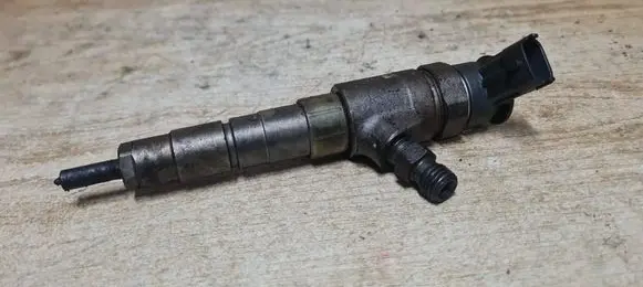 Peugeot 2008 I Fuel injector 0445110340