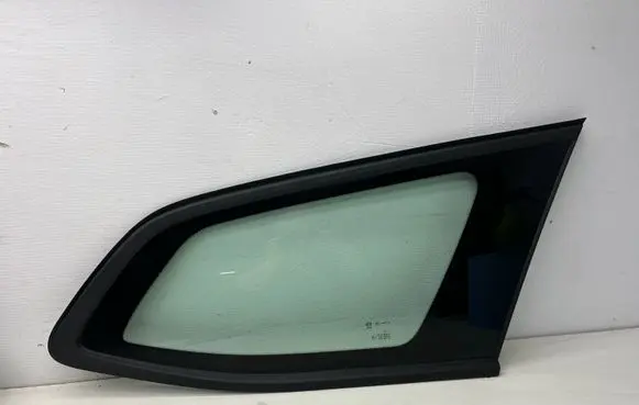 Peugeot 308 Rear side window 9805551280