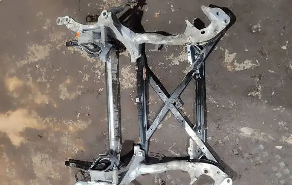 Audi Q5 SQ5 8R Front subframe AUQ5137001