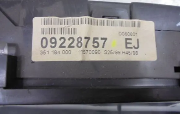 Opel Zafira A Speedometer (instrument cluster) 09228757EJ