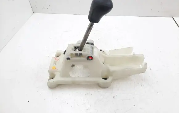 Mitsubishi Lancer VIII Gear shifter/selector