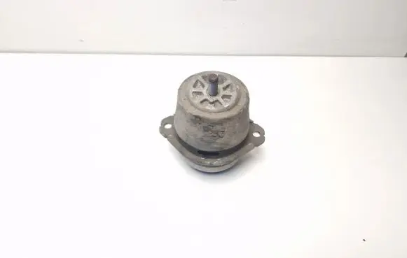Audi Q7 4L Engine mount bracket 7L8199131A