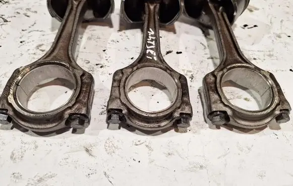 Fiat 500 Piston with connecting rod 55210543