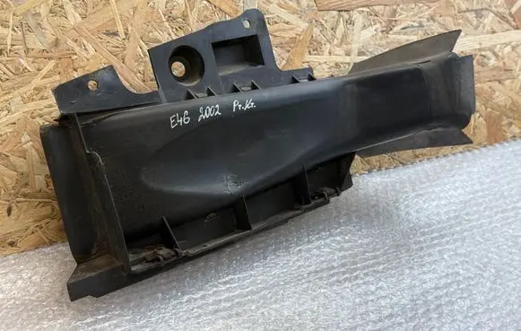 BMW 3 E46 Brake cooling air channel/duct 8197927 51718197927