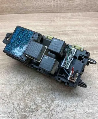 Mitsubishi Carisma Fuse module MB953355 MR318828