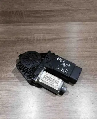 Volkswagen PASSAT B5 Front door window regulator motor 3B4837751LD