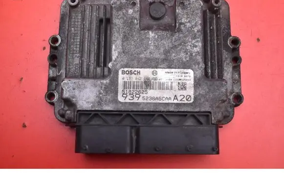 Alfa Romeo 159 Engine control unit/module ECU 51822625