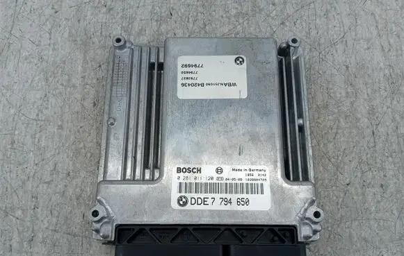 BMW 5 E60 E61 Engine control unit/module ECU DDE7794650