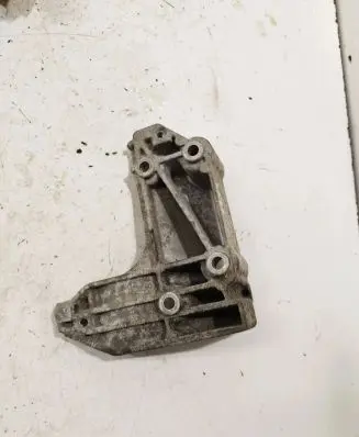 BMW 1 E81 E87 A/C compressor mount bracket 7505980 24168110