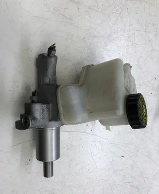 Mercedes-Benz C W204 Master brake cylinder A2044300102