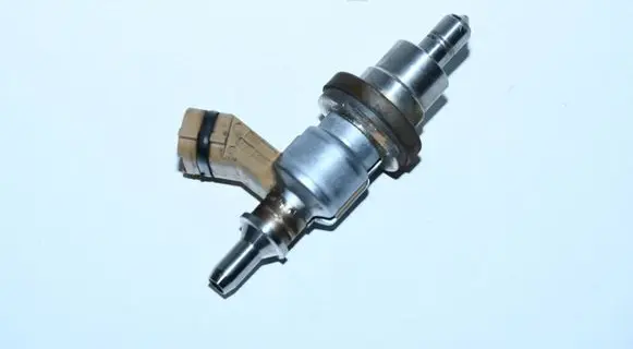 Toyota Avensis T270 Fuel injector 23710-26011