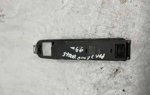 Mitsubishi Pajero Sport I Electric window control switch