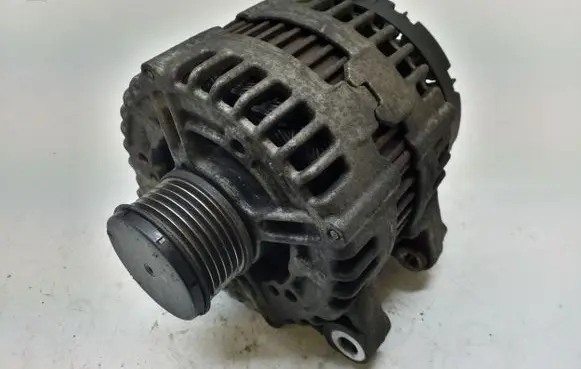 Land Rover Freelander 2 - LR2 Generator/alternator 6G9N10300YC 0121715024