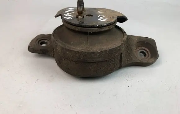 Subaru Outback Engine mount bracket