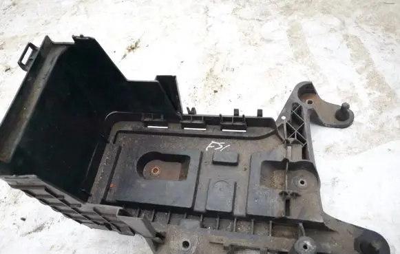 Volkswagen Golf Plus Battery box tray 1k0915333c