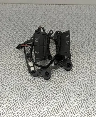 Ford Focus Steering wheel buttons/switches 4M5T9E740AA 0700124A 30347739B