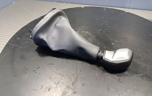 Dacia Duster Gear shift switch/knob 