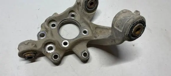Honda CR-V Rear wheel hub spindle/knuckle 