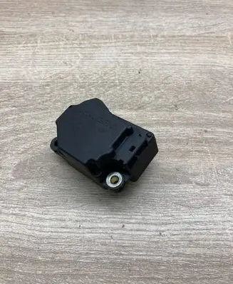 Volvo S60 Air flap motor/actuator 75622E 250302